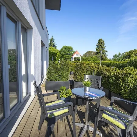 Schoene 2-raum-ferienwohnung Mit Terrasse - Haus Ostseeblick 1 Steuerbord * Lohme