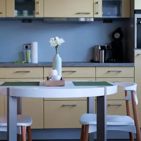 Schoene 2-raum-ferienwohnung Mit Terrasse - Haus Ostseeblick 1 Steuerbord * Lohme